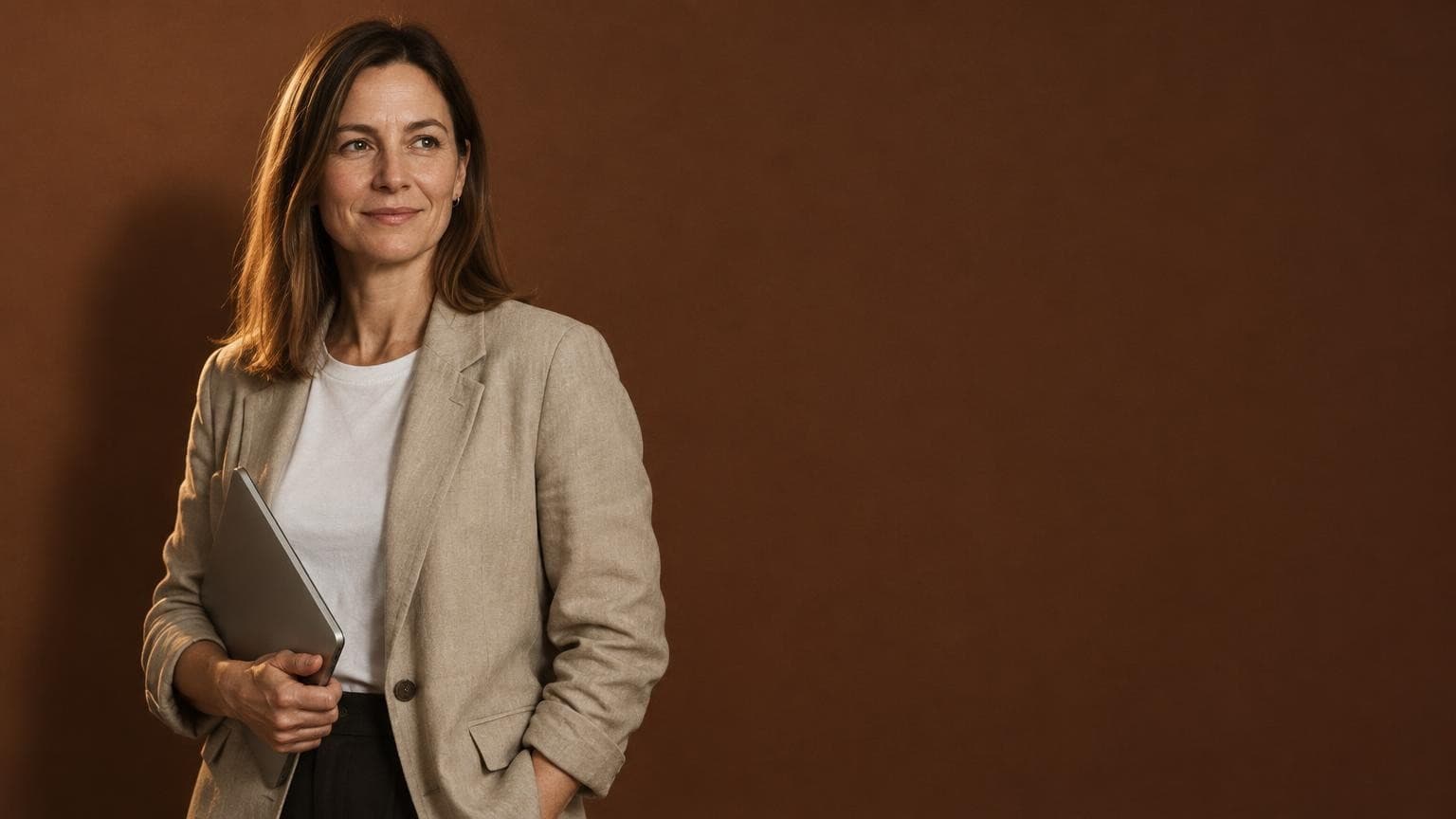 La responsable d’une agence avec tous les comptes de ses clients au même endroit